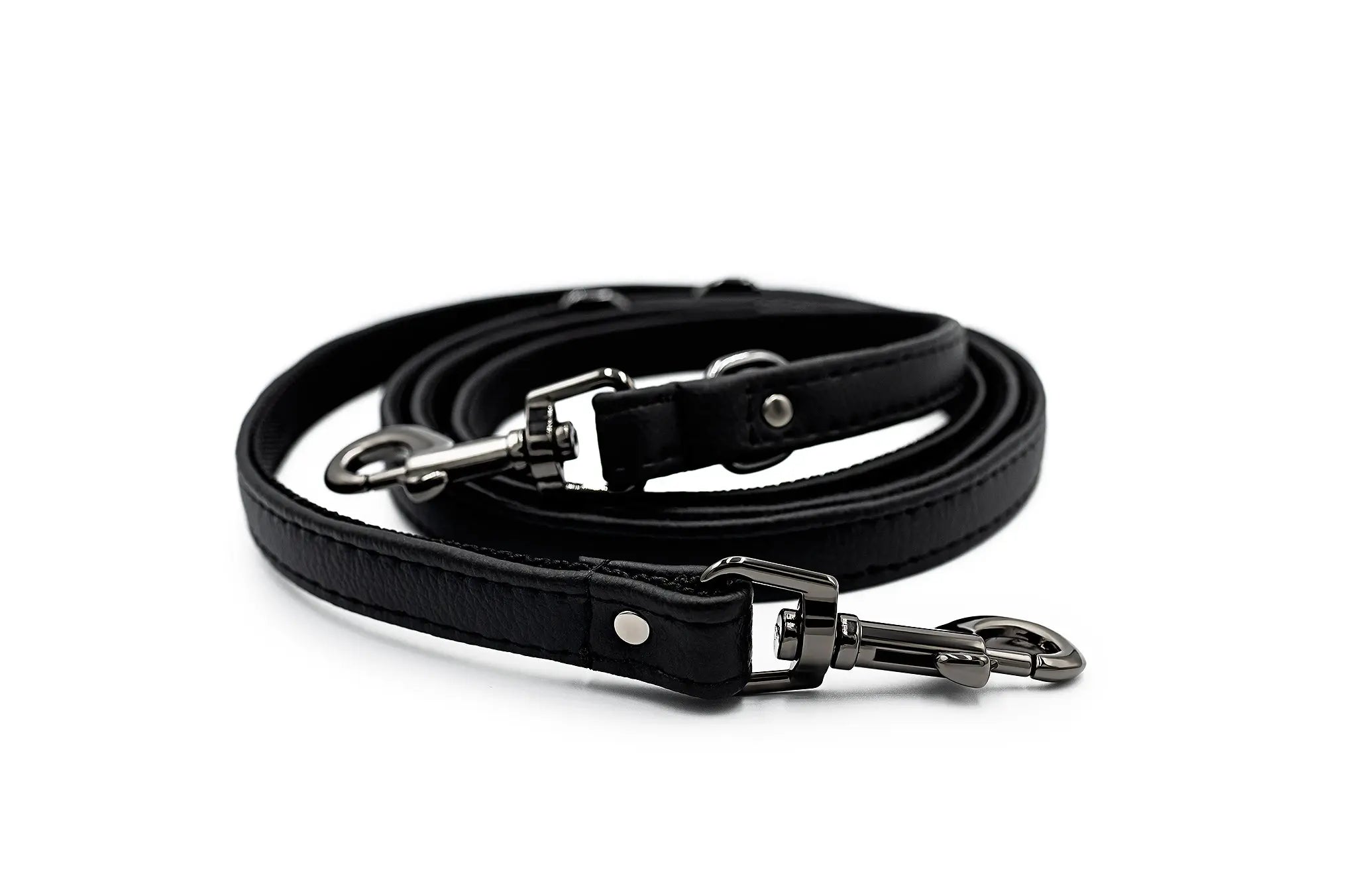 Premium Vegan Dog Leashes – Adjustable, Safe & Ergonomic